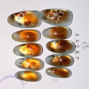 Hand made press on Nail Art Set with Floral Cat Eye Design